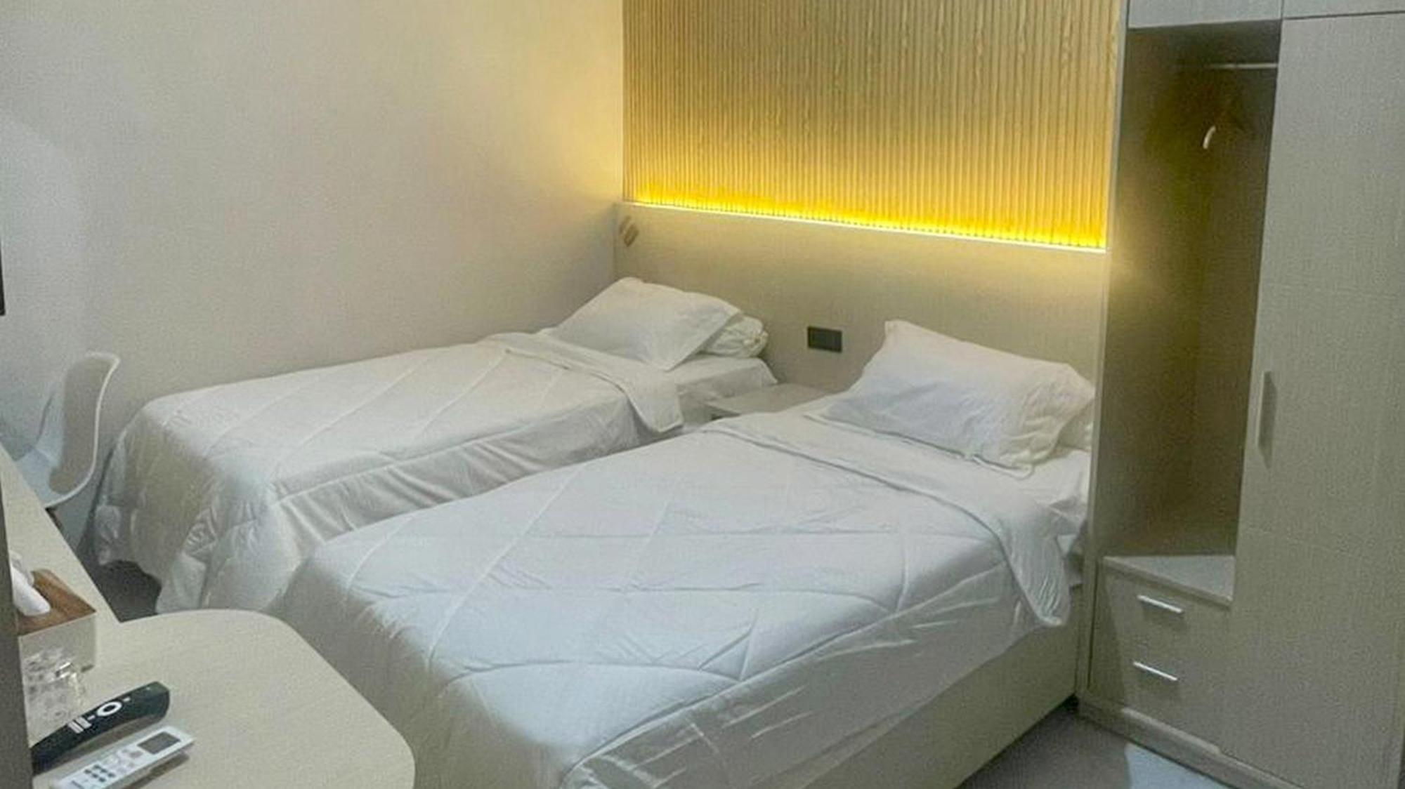 Hotel Urbanview Wollangi Syariah Near Toko Alaska 3*