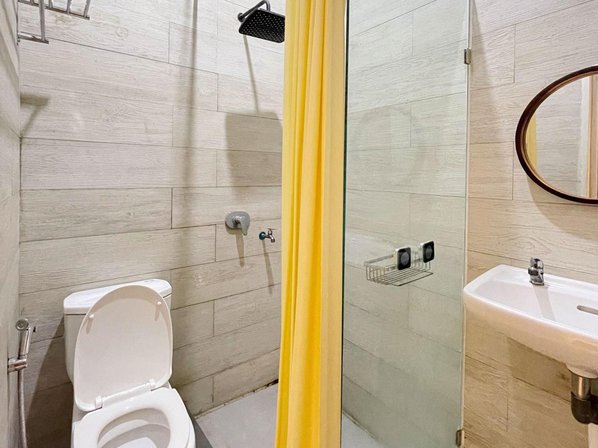 Urbanview Wollangi Syariah Near Toko Alaska 3* Makassar